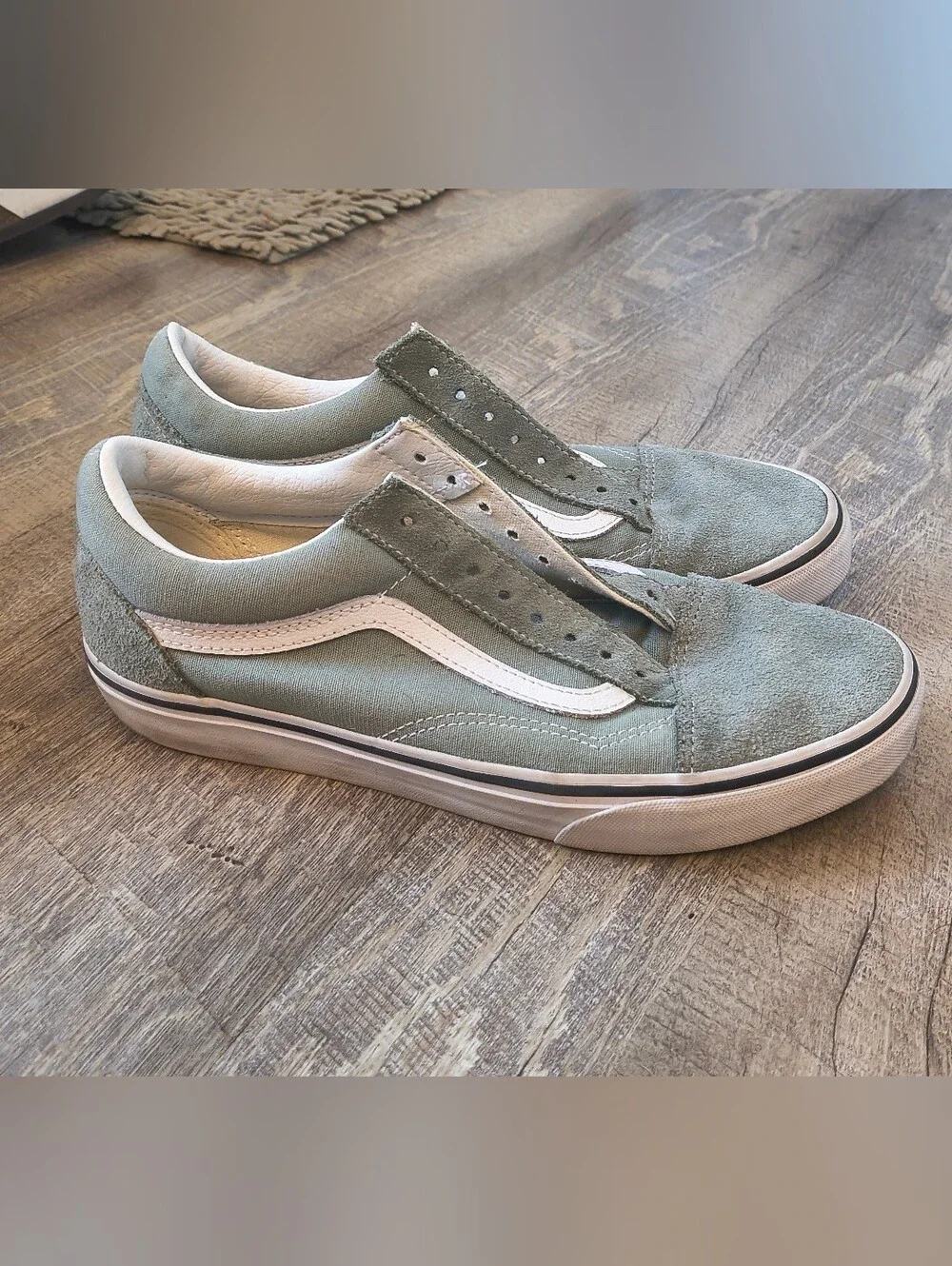 Vans Low-Top Sneakers in Sage Green with White Side Stripe